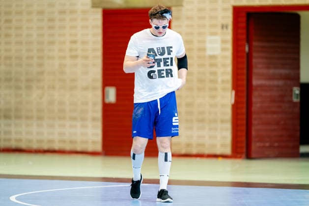 Krefeld, 10 05 2026, Handball, Men, 2 Bundesliga, 31 Matchday, 2025 2026 HSG Krefeld Niederrhein HBW Balingen Weilstetten Happy newcomers are still sitting in the Krefeld hall