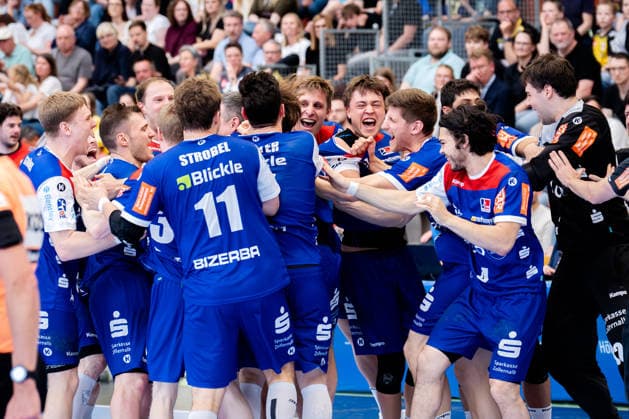 Krefeld, 10 05 2026, Handball, Men, 2 Bundesliga, Matchday 31, 2025 2026 HSG Krefeld Niederrhein HBW Balingen Weilstetten Unlimited jubilation directly after the final whistle