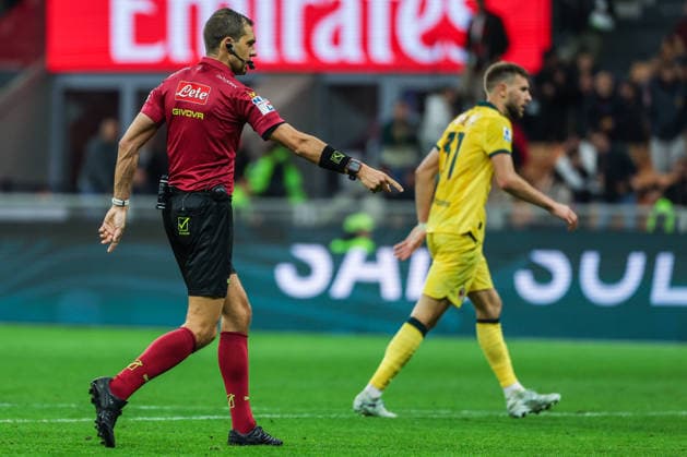 AC Milan vs Atalanta BC Serie A 2025 26 10 05 2026 Referee Luca Zufferli seen in action during Serie A 2025 26 football match between AC Milan and Atalanta BC at San Siro Stadium in Milan, Italy Copyright: xBEAUTIFULxSPORTS Carabellix