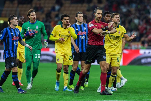 AC Milan vs Atalanta BC Serie A 2025 26 10 05 2026 Referee Luca Zufferli seen in action during Serie A 2025 26 football match between AC Milan and Atalanta BC at San Siro Stadium in Milan, Italy Copyright: xBEAUTIFULxSPORTS Carabellix