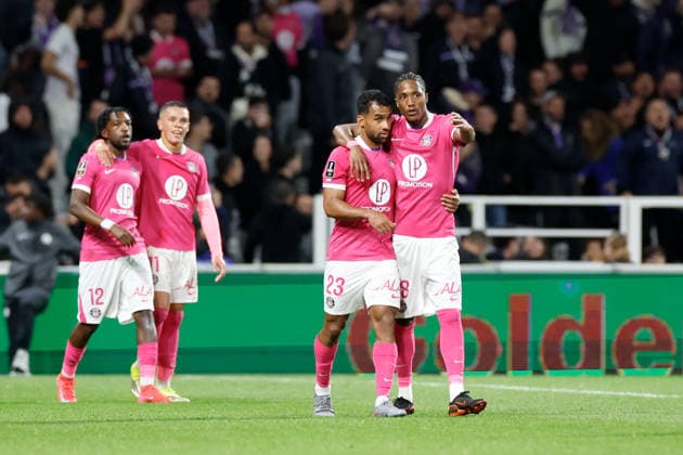 Toulouse FC v Olympique Lyonnais - Ligue 1 McDonald s 23 Cristian CASSERES JR (tfc) - 18 Pape Demba DIOP (tfc) during the Ligue 1 McDonald s match between Toulouse and Lyon at Stadium de Toulouse on May 10, 2026 in Toulouse, France. Toulouse France  Copyright: xFEPx 776348387