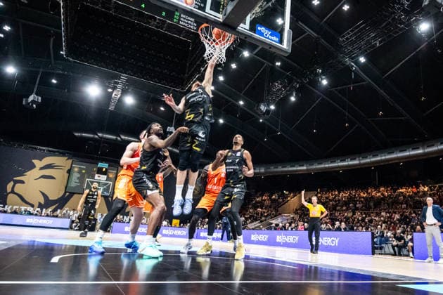 GER, easy Credit Basketball Bundesliga, Basketball Löwen Braunschweig Niners Chemnitz 10 05 2026, Volkswagenhalle, Braunschweig, GER, easy Credit Basketball Bundesliga, Basketball Löwen Braunschweig Niners Chemnitz Joshua Obiesie Basketball Löwen Braunschweig, 8 Â Photo Alexander Trienitz Braunschweig Volkswagenhalle Niedersachsen Germany