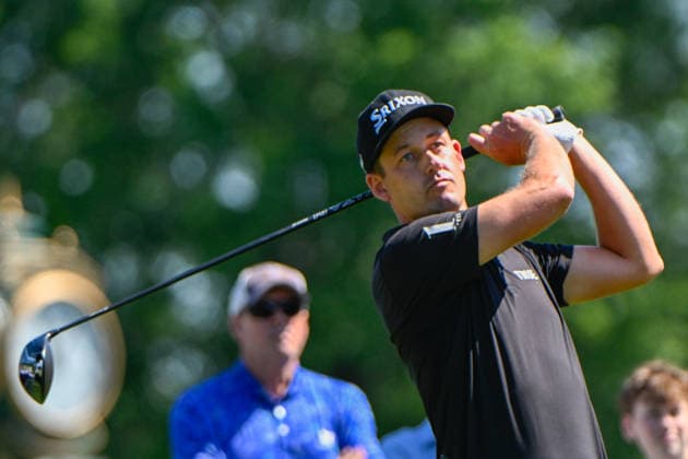 CHARLOTTE, NC - MAY 10: Andrew Putnam (USA)watches his tee shot on 1 during the final round of the Truist Championship on May 10, 2026, at the Quail Hollow Club in Charlotte, North Carolina. (Photo by Ken Murray Icon Sportswire) GOLF: MAY 10 PGA, Golf Herren Truist Championship EDITORIAL USE ONLY Icon2605100254