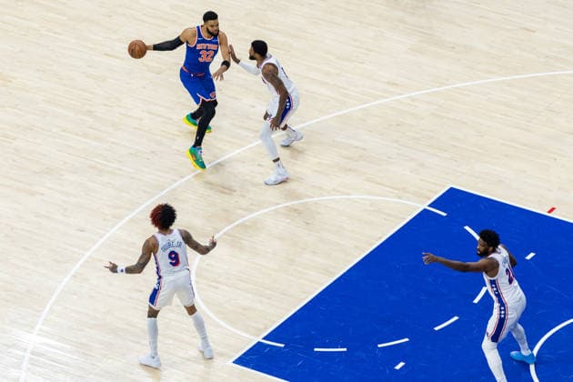 Philadelphia 76ers v New York Knicks - Game Four PHILADELPHIA, UNITED STATES - MAY 10: Karl-Anthony Towns of the New York Knicks in action during Game 4 of the NBA, Basketball Herren, USA Eastern Conference Semifinals at Xfinity Mobile Arena on May 10, 2026 in Philadelphia, United States. Nathan Morris Anadolu Philadelphia United States. Editorial use only. Please get in touch for any other usage.  Copyright: x2026xAnadoluxNathanxMorrisx