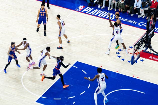 Philadelphia 76ers v New York Knicks - Game Four PHILADELPHIA, UNITED STATES - MAY 10: Karl-Anthony Towns of the New York Knicks in action during Game 4 of the NBA, Basketball Herren, USA Eastern Conference Semifinals at Xfinity Mobile Arena on May 10, 2026 in Philadelphia, United States. Nathan Morris Anadolu Philadelphia United States. Editorial use only. Please get in touch for any other usage.  Copyright: x2026xAnadoluxNathanxMorrisx