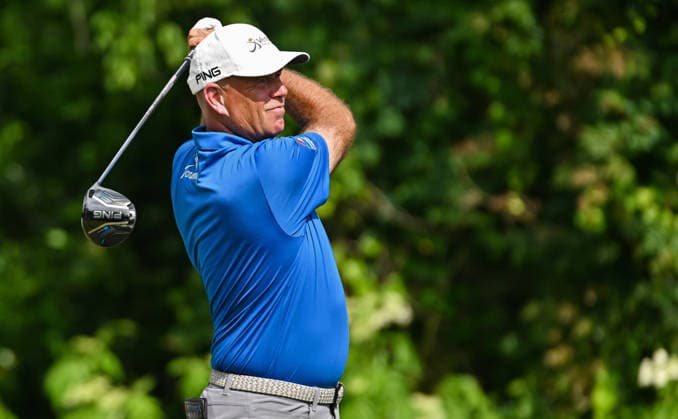 THE WOODLANDS, TX - MAY 10: Stewart Cink hits from the fifteenth tee box during the final round of The Insperity Invitational in the PGA, Golf Herren TOUR Champions at The Woodlands Country Club on Sunday, May 10, 2026 in The Woodlands, TX. (Photo by Austin McAfee Icon Sportswire) GOLF: MAY 10 PGA TOUR Champions Insperity Invitational EDITORIAL USE ONLY Icon260510017