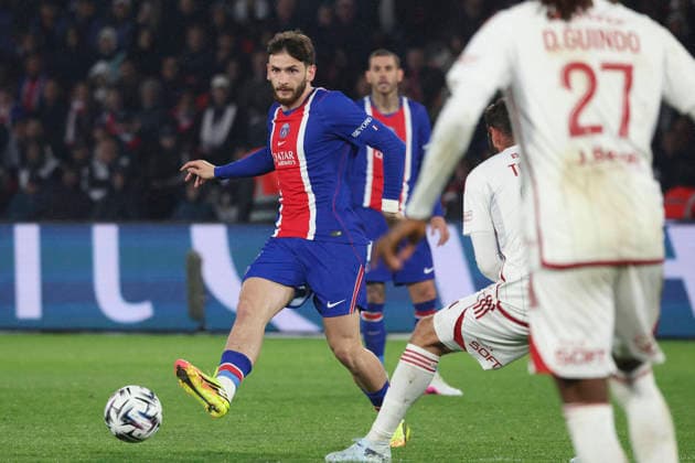 Khvicha Kvaratskhelia (PSG) - Match de Ligue 1 McDonald s Paris Saint-Germain - Brest (1-0) au Parc des Princes à Paris le 10 mai 2026. Michael Baucher PsnewZ Bestimage McDonald s Ligue 1 match Paris Saint-Germain - Brest (1-0) at the Parc des Princes in Paris on May 10, 2026. Paris France  Copyright: xMichaelxBaucherx xPsnewZx xBestimagexMichaelxBaucherx xPsnewZx xBestimagex