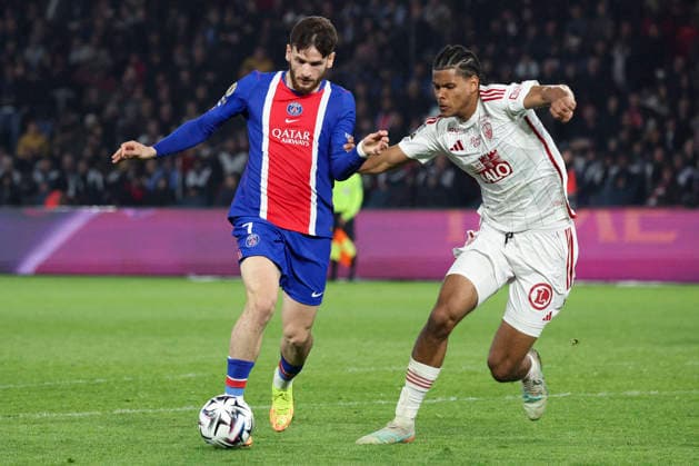 Khvicha Kvaratskhelia (PSG) Vs Raphael Le Guen (Brest) - Match de Ligue 1 McDonald s Paris Saint-Germain - Brest (1-0) au Parc des Princes à Paris le 10 mai 2026. Michael Baucher PsnewZ Bestimage McDonald s Ligue 1 match Paris Saint-Germain - Brest (1-0) at the Parc des Princes in Paris on May 10, 2026. Paris France  Copyright: xMichaelxBaucherx xPsnewZx xBestimagexMichaelxBaucherx xPsnewZx xBestimagex