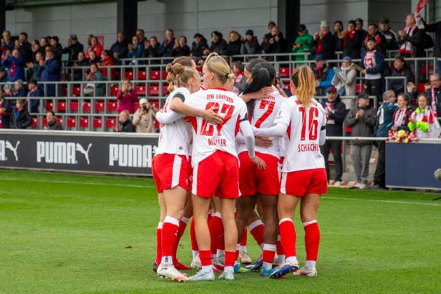 GER, Leipzig, Soccer, Google Pixel Women Bundesliga, 25 Matchday, RB Leipzig vs Bayer 04 Leverkusen in picture v l RB Leipzig Goal celebration 1 0 by Lisa Baum RB Leipzig 11 , 11 05 2026, RB Leipzig Training Academy Cottaweg Leipzig DFB REGULATIONS PROHIBIT ANY USE OF PHOTOGRAPHS AS IMAGE SEQUENCES AND OR QUASI VIDEO, Copyright: HMBxMedia PaulxFritz