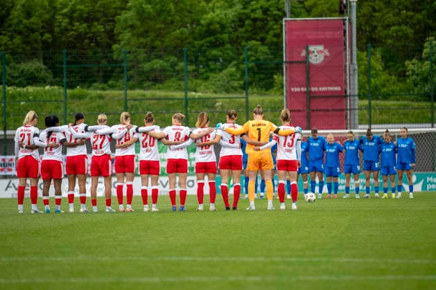 GER, Leipzig, Football, Google Pixel Womens Bundesliga, 25 Matchday, RB Leipzig vs Bayer 04 Leverkusen in the picture v l minute of silence before kick-off due to the rampage in Leipzig city center at the beginning of May 11 05 2026, RB Leipzig Training Academy Cottaweg Leipzig DFB REGULATIONS PROHIBIT ANY USE OF PHOTOGRAPHS AS IMAGE SEQUENCES AND OR QUASI VIDEO, Copyright: HMBxMedia PaulxFritz