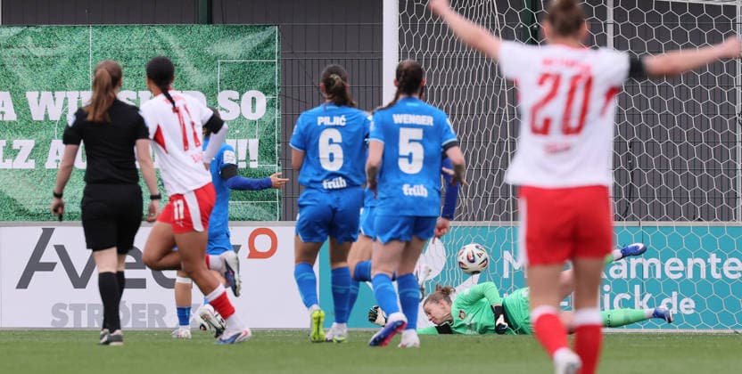 Leipzig, 11 05 2025, Red Bull Campus, Soccer, 1 Bundesliga, Women 25 Matchday , RB Leipzig vs Bayer 04 Leverkusen , In the picture Goal for RB Leipzig Lisa Baum 11, RBL scores to 1 0 , For editorial use only Only editorial use , DFL DFB regulations prohibit any use of photographs as image sequences and or quasi video ,