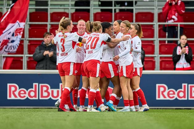 11 05 2026, GER, womens soccer, BL, 2025 2026, RB Leipzig Bayer 04 Leverkusen team, RB leipzig, cheering after 1 0 Leipzig training center of the Red Bull Saxony Germany