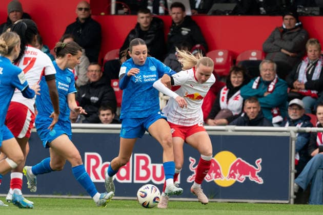 LEIPZIG, GERMANY - MAY 11:Loreen Bender (19 Bayer 04 Leverkusen) and Nikoline Dudek (24 RB Leipzig) in action during the Google Pixel Frauen-Bundesliga match between RB Leipzig and Bayer 04 Leverkusen at RB-Trainingszentrum Cottaweg on May 11, 2026 in Leipzig, Germany. (Photo by Qianru Zhang Press Photo) Copyright: xQianruxZhang SPPx Sportspressphoto_SPR145107