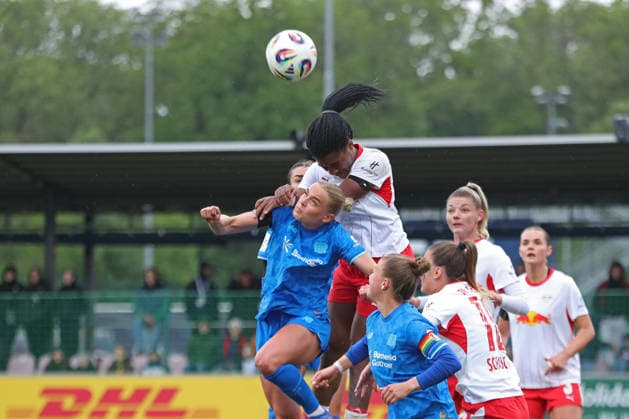 Google Pixel Frauen Bundesliga, RB Leipzig Bayer Leverkusen 11 05 2026 Delice Boboy 17, RB Leipzig clears by head in front of Cornelia Kramer 7, Bayer Leverkusen Fußball, Google Pixel Frauen Bundesliga, Saison 2025 2026, 25 Spieltag RB Leipzig vs Bayer 04 Leverkusen am 11 05 2026, Trainingszentrum Cottaweg, Leipzig DFB REGULATIONS PROHIBIT ANY USE OF PHOTOGRAPHS AS IMAGE SEQUENCES AND OR QUASI VIDEO Copyright: xBEAUTIFULxSPORTS JanxKaeferx