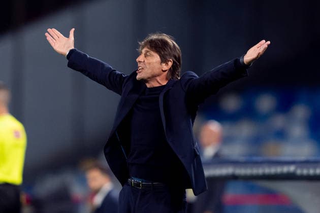 SSC Napoli v Bologna FC - Serie A Enilive Antonio Conte Head Coach of SSC Napoli gestures during the serie Serie A Enilive match between SSC Napoli and Bologna FC at Stadio Diego Armando Maradona on May 11, 2026 in Naples, Italy Naples Stadio Diego Armando Maradona Naples Italy Copyright: xGiuseppexMaffiax 260511_SerieA_Napoli-Bologna_GM_04506