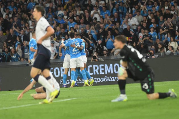 Napoli™s Alisson Santos celebrates after scoring a goal of 2-2 during the Serie A soccer match between Napoli and Bologna at the Diego Armando Maradona Stadium in Naples, southern italy - Monday , May 11, 2026. - Soccer .  Copyright: xAlessandroxGarofalo LaPressex