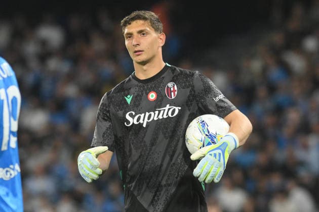 Bologna s goalkeeper Massimo Pessina gestures during the Serie A soccer match between Napoli and Bologna at the Diego Armando Maradona Stadium in Naples, southern italy - Monday , May 11, 2026. - Soccer .  Copyright: xAlessandroxGarofalo LaPressex