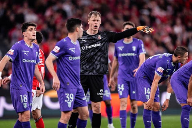 May 11, 2026, Lisbon, Lisbon, Portugal: Braga Goalkeeper Lukas Hornicek reacts during the Primeira Liga match between SL Benfica and SC Braga at Estadio da Luz on May 11, 2026 in Lisbon, Portugal. Lisbon Portugal - ZUMAg283 20260511_zsp_g283_027 Copyright: xJoaoxGregoriox