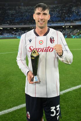 The MVP of the match Bologna s Juan Miranda during the Serie A soccer match between Napoli and Bologna at the Diego Armando Maradona Stadium in Naples, southern italy - Monday , May 11, 2026. - Soccer .  Copyright: xAlessandroxGarofalo LaPressex