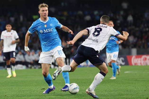 Rasmus Hojlund of SSC Napoli and Remo Freuler of Bologna FC compete for the ball during the Serie A 2025 2026 football match between SSC Napoli and Bologna FC at Diego Armando Maradona stadium in Naples (Italy), May 11th, 2026. CesarexPurini