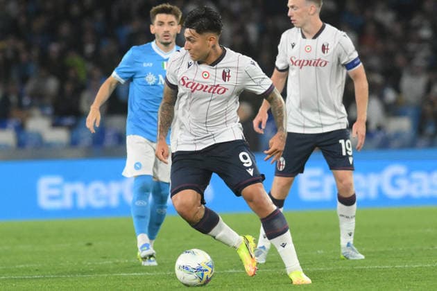 CALCIO - Serie A - SSC Napoli vs Bologna FC Photo by IPA ABACAPRESS.COM84580241 - Santiago Castro of Bologna FC in action during the Serie A Enelive match between SSC Napoli vs Bologna FC at Diego Armando Maradona Stadium Naples Italy  Copyright: xIPAxSport ABACAx