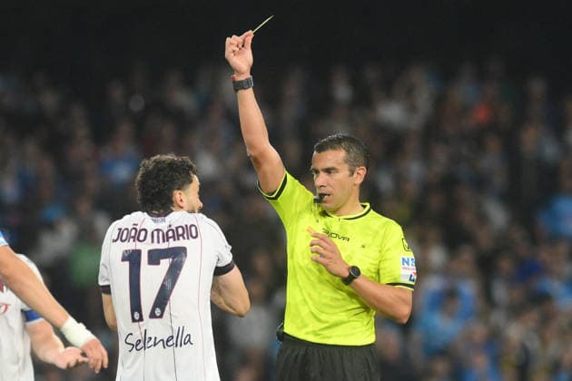 CALCIO - Serie A - SSC Napoli vs Bologna FC Photo by IPA ABACAPRESS.COM84580224 - The referee of the match Marco Piccinini in action during the Serie A Enelive match between SSC Napoli vs Bologna FC at Diego Armando Maradona Stadium Naples Italy  Copyright: xIPAxSport ABACAx