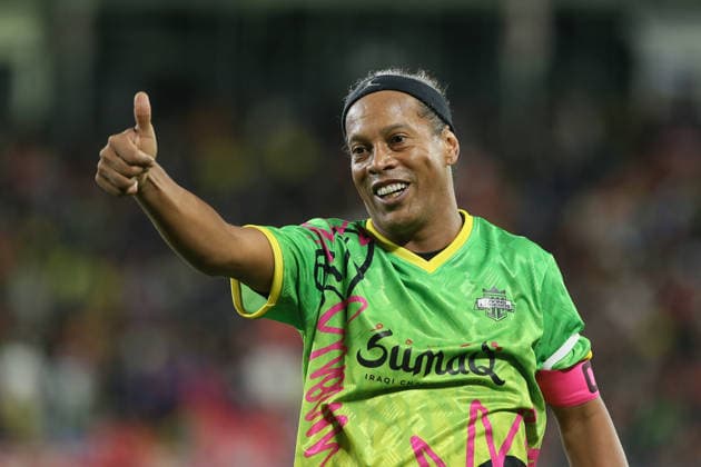 Toronto, Canada - 8 May: Ronaldinho 10 of Brazil Living Legends gestures during the Friendly Match match between Toronto FC Legends vs Brazil Living Legends at BMO Field on 8 May 2026. Toronto BMO Field Canada Copyright: xOPAxImagesxMohammadxKaramalix