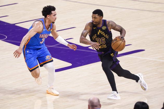 NBA, Basketball Herren, USA Playoffs - Los Angeles Lakers vs. Oklahoma City Thunder Game 4 Oklahoma City Thunder guard Jared McCain (L) guards Los Angeles Lakers guard Marcus Smart (R) during the first half of the NBA Playoffs western conference semifinals game four between the Los Angeles Lakers and Oklahoma City Thunder at Crypto.Com Arena in Los Angeles, California, USA, 11 May 2026. LOS ANGELES CALIFORNIA UNITED STATES  Copyright: xCHRISxTORRESx