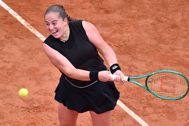 IPA84596680 - Je?ena Ostapenko of Latvia competes against Sorana Cirstea of Romania during the Internazionali BNL d Italia Day Eight at Foro Italico on May 12, 2026 in Rome, Italy.  Copyright: xDomenicoxCippitelli IPAxSportx xx 84596680