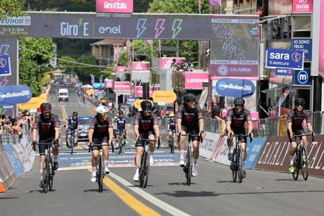 IPA84599129 - Arrive Giro-e during stage 4 of the 109th edition of the Giro d Italia, a 138 km route from Catanzaro to Cosenza in the Calabria region, Italy.  Copyright: xFrancescoxFarina IPAxSportx xx 84599129