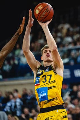Rostock, Germany 12 May 2026 easyCredit BBL Play Ins 2025 2026 Rostock Seawolves vs MHP Riesen Ludwigsburg In the picture Julis Baumer MHP RIESEN Ludwigsburg Stadthalle Rostock Mecklenburg Vorpommern Copyright: xFotostandx xVoelkerx