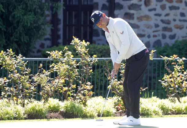Gary Woodland hits a putt on a practice green near the clubhouse two days before the start of 108th PGA, Golf Herren Championship at Aronimink Golf Club on Tuesday, May 12, 2026 in Newtown, Pennsylvania.  PGA20260512107 JOHNxANGELILLO