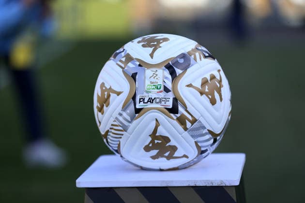 Pallone Kappa finals playoff durante la partita di Serie B tra Modena e Juve Stabia Playoff allo stadio Alberto Braglia di Modena, Italia -martedÃ¬ 12 maggio 2026. - Calcio. (Foto di Gianni Santandrea Lapresse)  Copyright: xGiannixSantandrea LaPressex