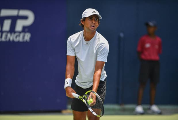 Karnataka Open ATP, Tennis Herren Challenger Tennis 2026 Ronit Karki of the United States competes in the Men s singles first round at the Karnataka Open ATP Challenger 2026 at the KSLTA Stadium in Bengaluru, India, on May 12, 2026. Bengaluru India  Copyright: xRanjithxKumarx originalFilename:kumar-karnatak260512_npj3j.jpg