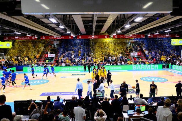 ProA Playoffs quarterfinal Phoenix Hagen vs PS Karlsruhe LIONS, Hagen, 12 05 2026, Ischelandhalle Hagen Fan choreo at the start of the game with confetti ProA Playoff quarterfinal Phoenix Hagen vs PS Karlsruhe LIONS, Hagen, 12 05 2026, Ischelandhalle Hagen Copyright: xBEAUTIFULxSPORTS Piepenstockx