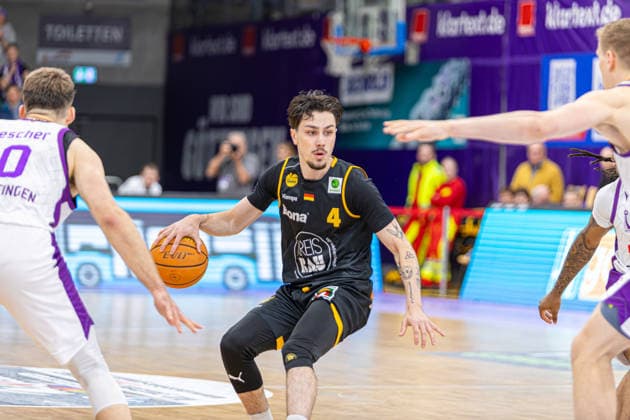 ProA, BG Goettingen vs Bozic Estriche Kirchheim Knights, Sparkassen Arena Goettingen 12 05 2026 ProA, Goettingen, Germany 12 05 2026 Gian Aydinoglu Bozic Estriche Kirchheim Knights, 4 on the ball, Barmer ProA 2 Basketball Bundesliga, Playoffs, Game of BG Goettingen vs Bozic Estriche Kirchheim Knights, Sparkassen Arena Goettingen Copyright: xBEAUTIFULxSPORTS Freudensteinx