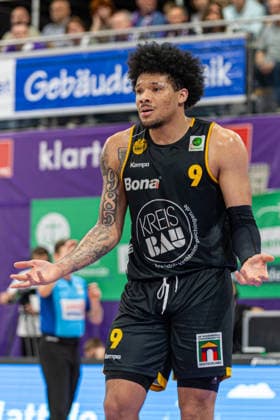 ProA, BG Goettingen vs Bozic Estriche Kirchheim Knights, Sparkassen Arena Goettingen 12 05 2026 ProA, Goettingen, Germany 12 05 2026 Tylan Pope Bozic Estriche Kirchheim Knights, 9 is unhappy with the referees decision, Barmer ProA 2 Basketball Bundesliga, Playoffs, BG Goettingen vs Bozic Estriche Kirchheim Knights game, Sparkassen Arena Goettingen Copyright: xBEAUTIFULxSPORTS Freudensteinx
