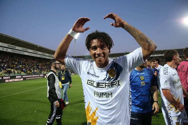 Esultanza finale della Juve Stabia Kevin Zeroli durante la partita di Serie B tra Modena e Juve Stabia Playoff allo stadio Alberto Braglia di Modena, Italia -martedÃ¬ 12 maggio 2026. - Calcio. (Foto di Gianni Santandrea Lapresse)  Copyright: xGiannixSantandrea LaPressex