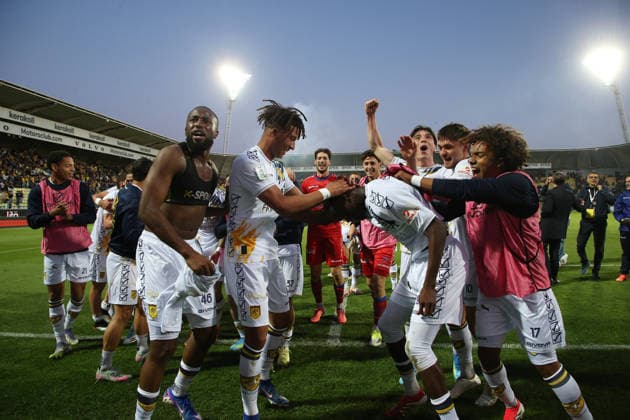 Esultanza finale della Juve Stabia durante la partita di Serie B tra Modena e Juve Stabia Playoff allo stadio Alberto Braglia di Modena, Italia -martedÃ¬ 12 maggio 2026. - Calcio. (Foto di Gianni Santandrea Lapresse)  Copyright: xGiannixSantandrea LaPressex
