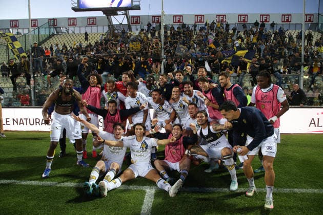 Esultanza finale della Juve Stabia durante la partita di Serie B tra Modena e Juve Stabia Playoff allo stadio Alberto Braglia di Modena, Italia -martedÃ¬ 12 maggio 2026. - Calcio. (Foto di Gianni Santandrea Lapresse)  Copyright: xGiannixSantandrea LaPressex