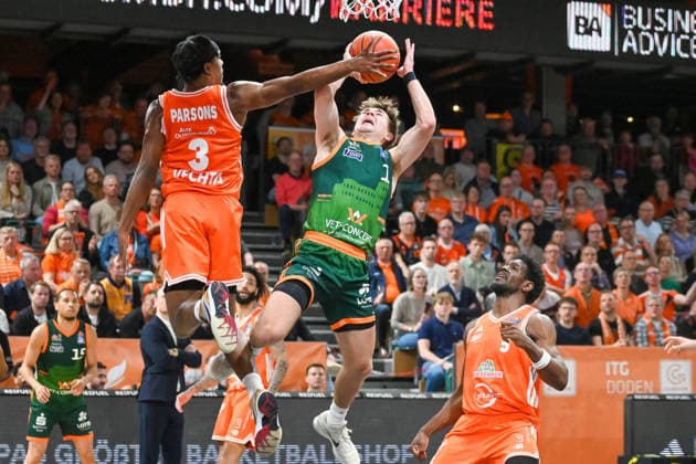 Steven Ashworth VET CONCEPT Gladiators Trier, 01 vs Malik Parsons RASTA Vechta, 03 RASTA Vechta vs VET CONCEPT Gladiators Trier, easyCredit Basketball Bundesliga, Play Ins, 2025 2026 season, 12 05 2026, RASTA Vechta vs VET CONCEPT Gladiators Trier, easyCredit Basketball Bundesliga, Play Ins, 2025 2026 season, 12 05 2026 Vechta Copyright: xEibner-Pressefoto RobertxGertzenx EP_RGN