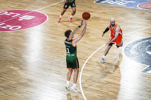 1 Basketball Bundesliga, easyCredit BBL, Season 2025 2026, Men, Play Ins, Match for 7th place, 12 05 2026, RASTA Vechta Gladiators Trier Steven Ashworth 1 VET CONCEPT Gladiators Trier at Jumpshot Vechta RASTA Dome Niedersachsen Germany