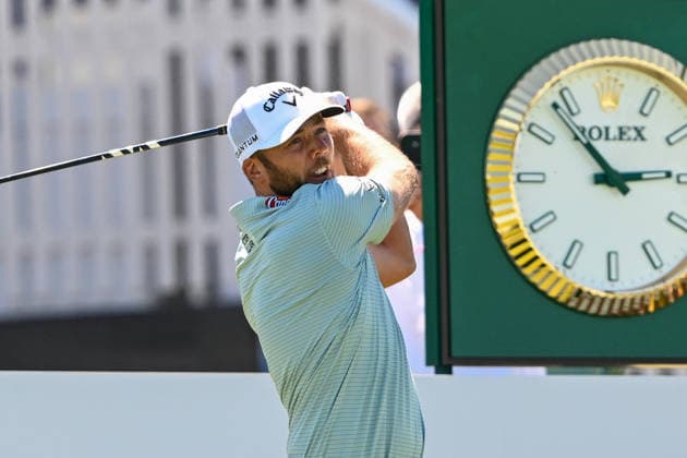NEWTON SQUARE, PA - MAY 12: Sam Burns of United States of America tees off during the 2026 PGA, Golf Herren Championship on May 12th, 2026 at Aronimink Golf Club in Newtown Square, PA.(Photo by Terence Lewis Icon Sportswire) GOLF: MAY 12 PGA PGA Championship EDITORIAL USE ONLY Icon260512059