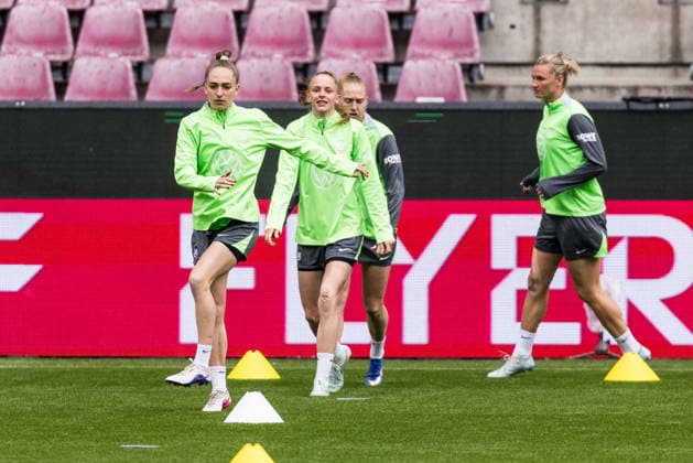 Final training VfL Wolfsburg 13 05 2026 Sophia Kleinherne VfL Wolfsburg, 4 warms up DFB Pokal 46 Final of the women, VfL Wolfsburg FC Bayern Munich, Final training VfL Wolfsburg, Cologne, RheinEnergiestadion on 13 05 2026 Copyright: xBEAUTIFULxSPORTS Wunderlx