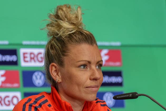 13 05 2026, xgrfx, Football DFB Cup Final, VfL Wolfsburg Press Conference and Final Training v l Linda Dallmann FC Bayern München DFL DFB REGULATIONS PROHIBIT ANY USE OF PHOTOGRAPHS as IMAGE SEQUENCES and or QUASI VIDEO Köln