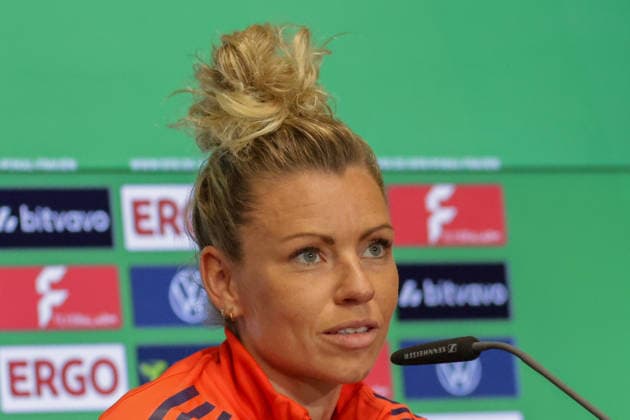 13 05 2026, xgrfx, Football DFB Cup Final, VfL Wolfsburg Press Conference and Final Training v l Linda Dallmann FC Bayern München DFL DFB REGULATIONS PROHIBIT ANY USE OF PHOTOGRAPHS as IMAGE SEQUENCES and or QUASI VIDEO Köln