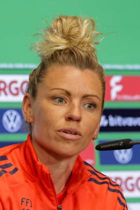 13 05 2026, xgrfx, Football DFB Cup Final, VfL Wolfsburg Press Conference and Final Training v l Linda Dallmann FC Bayern München DFL DFB REGULATIONS PROHIBIT ANY USE OF PHOTOGRAPHS as IMAGE SEQUENCES and or QUASI VIDEO Köln