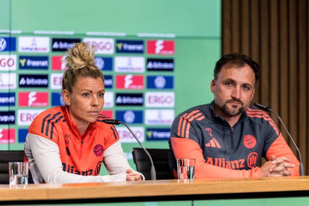 Press conference 46 DFB Cup Womens Final 13 05 2026 Linda Dallmann FC Bayern Munich, 10 and Jose Barcala FC Bayern Munich, coach during the press conference DFB Cup 46 Womens Final, VfL Wolfsburg FC Bayern Munich, press conference, Cologne, RheinEnergiestadion on 13 05 2026 Copyright: xBEAUTIFULxSPORTS Wunderlx