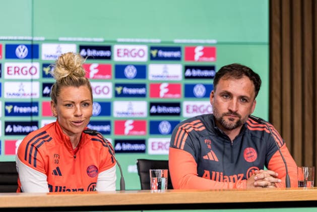 Press conference 46 DFB Cup Womens Final 13 05 2026 Linda Dallmann FC Bayern Munich, 10 and Jose Barcala FC Bayern Munich, coach during the press conference DFB Cup 46 Womens Final, VfL Wolfsburg FC Bayern Munich, press conference, Cologne, RheinEnergiestadion on 13 05 2026 Copyright: xBEAUTIFULxSPORTS Wunderlx