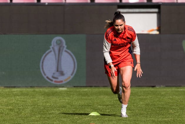 Final training FC Bayern Munich 13 05 2026 Sarah Zadrazil FC Bayern Munich, 25 trains individually DFB Pokal 46 final of the women, VfL Wolfsburg FC Bayern Munich, final training FC Bayern Munich, Cologne, RheinEnergiestadion on 13 05 2026 Copyright: xBEAUTIFULxSPORTS Wunderlx
